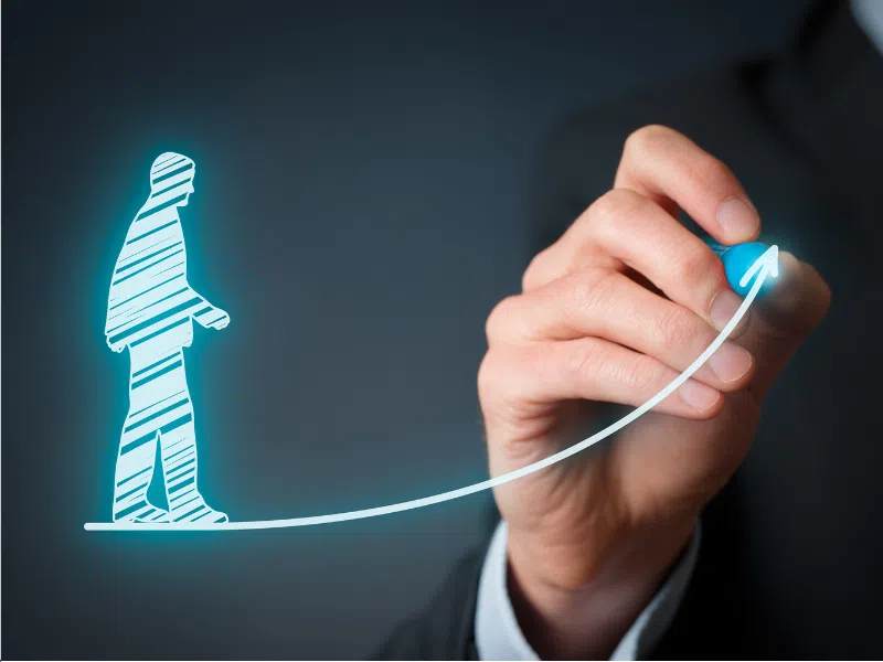 איך להיות כריזמטי: 8 דרכים מעשיות לפתח כריזמה ונוכחות אישית מרשימה