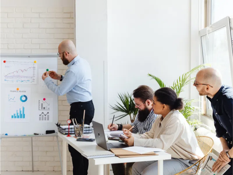 איך לנהל אורח חיים בריא גם כשעובדים שעות ארוכות?